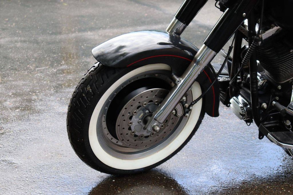 Motorrad Harley Davidson Fat Boy Softail Benzin 2006