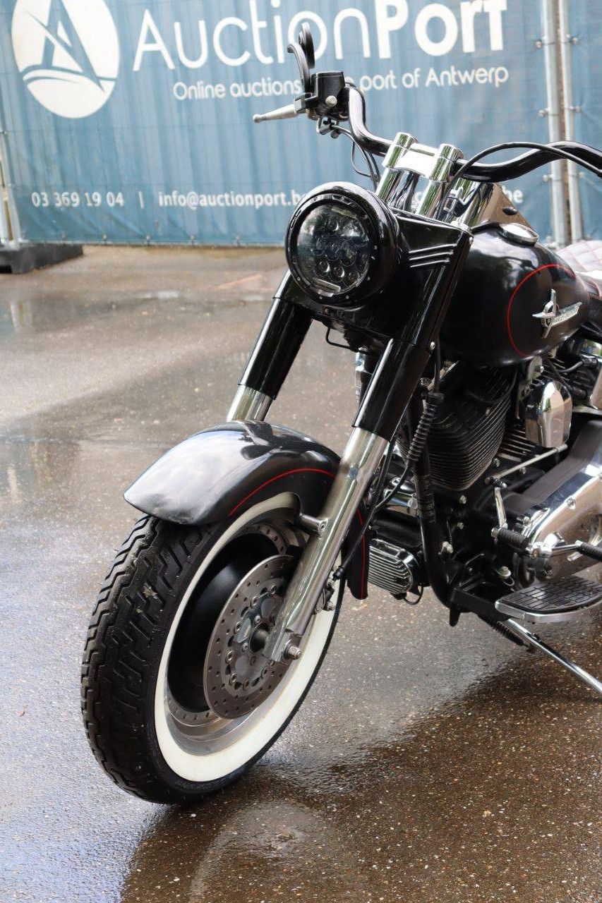 Motorrad Harley Davidson Fat Boy Softail Benzin 2006