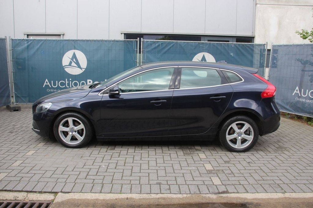 Passenger car Volvo V40 Diesel 120hp 2016