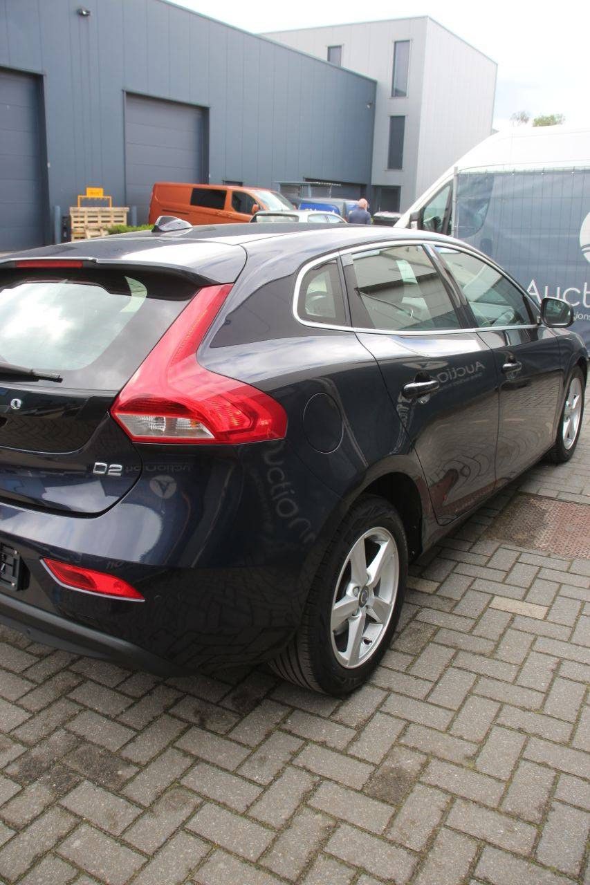 Passenger car Volvo V40 Diesel 120hp 2016