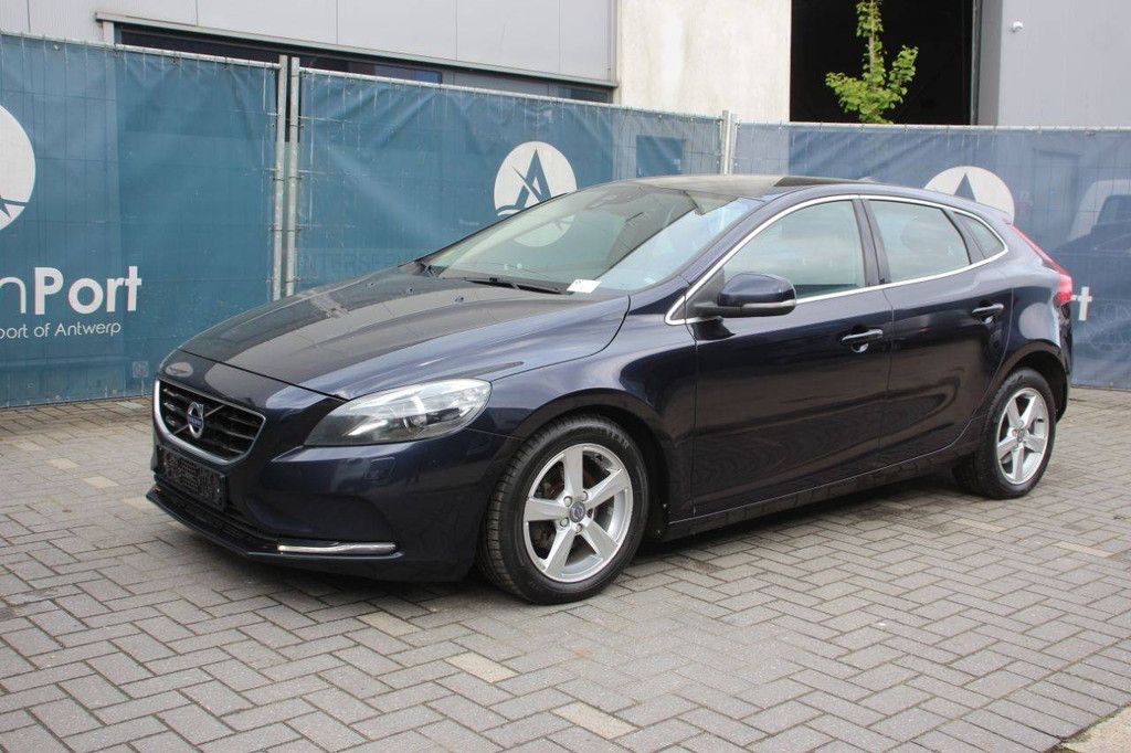 Passenger car Volvo V40 Diesel 120hp 2016