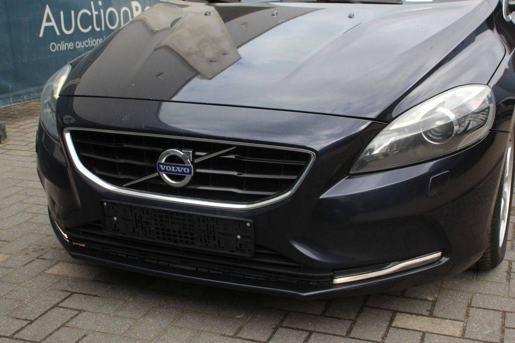 Passenger car Volvo V40 Diesel 120hp 2016