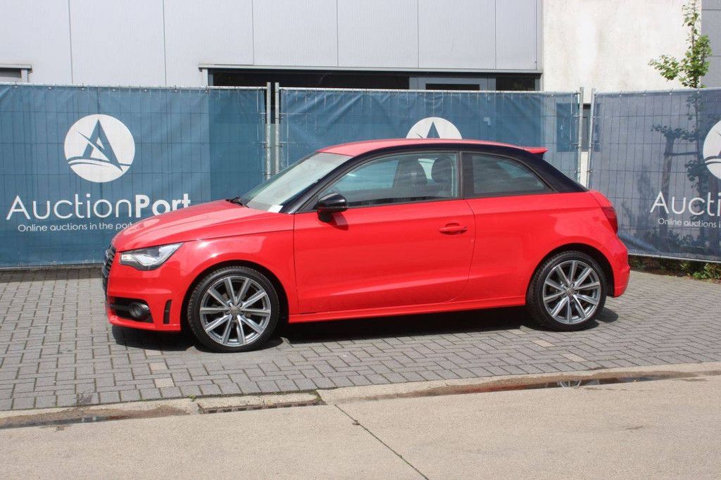 Personenauto Audi 8X Diesel 100pk 2014