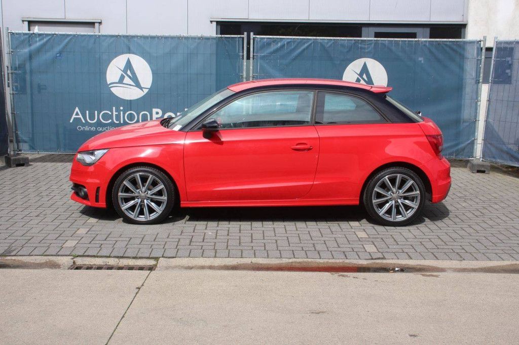 Personenauto Audi 8X Diesel 100pk 2014