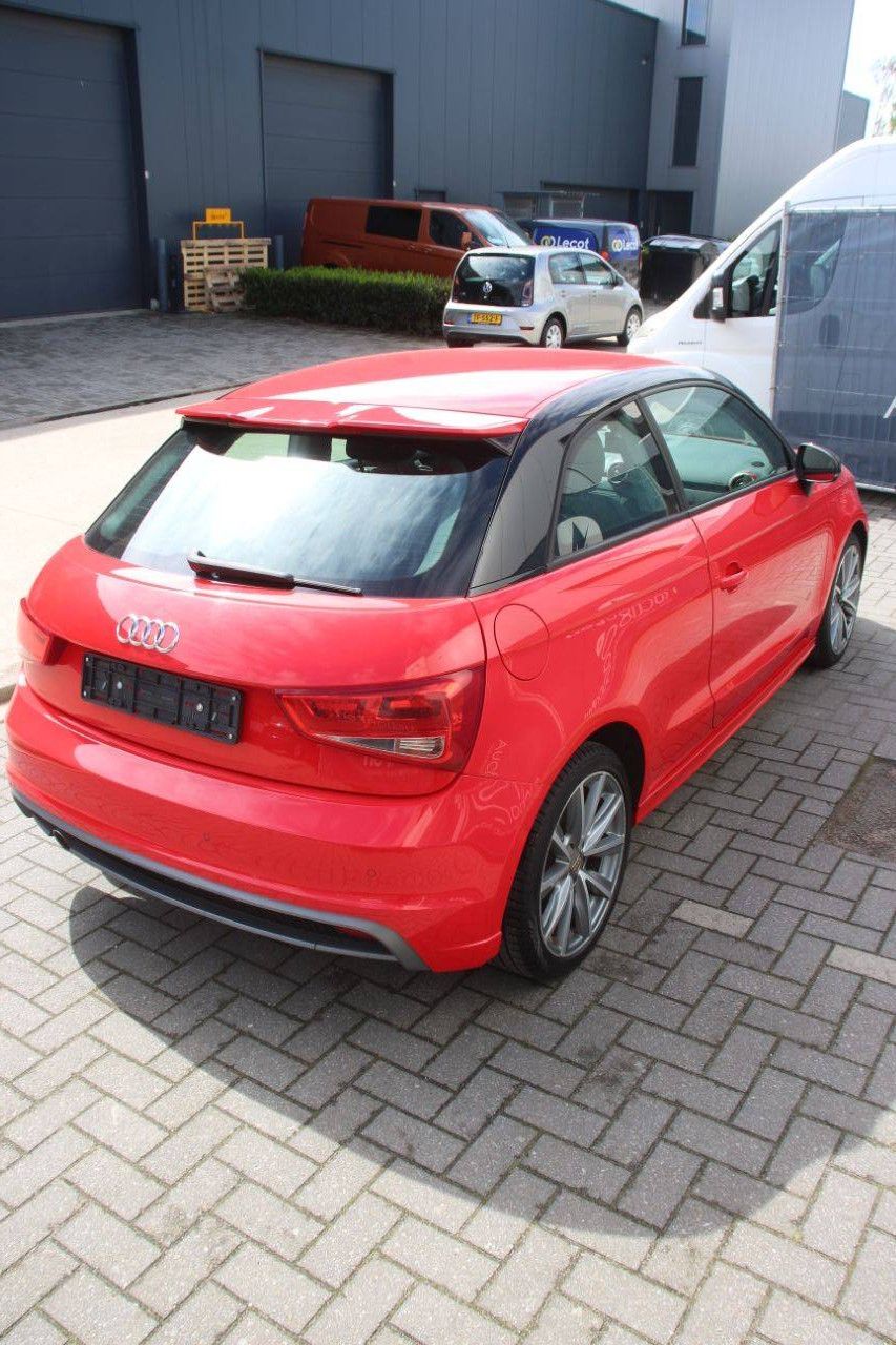Personenauto Audi 8X Diesel 100pk 2014
