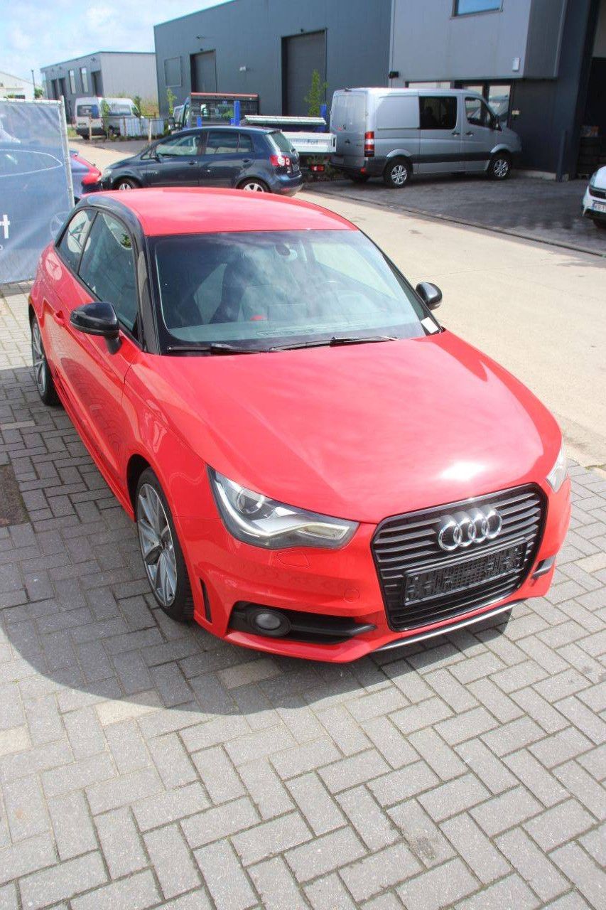 Personenauto Audi 8X Diesel 100pk 2014