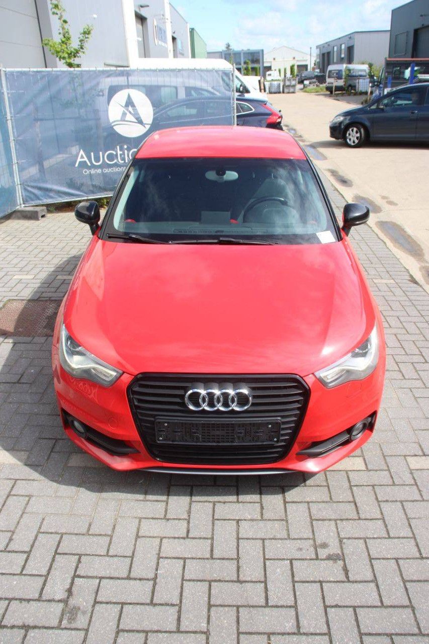 Personenauto Audi 8X Diesel 100pk 2014