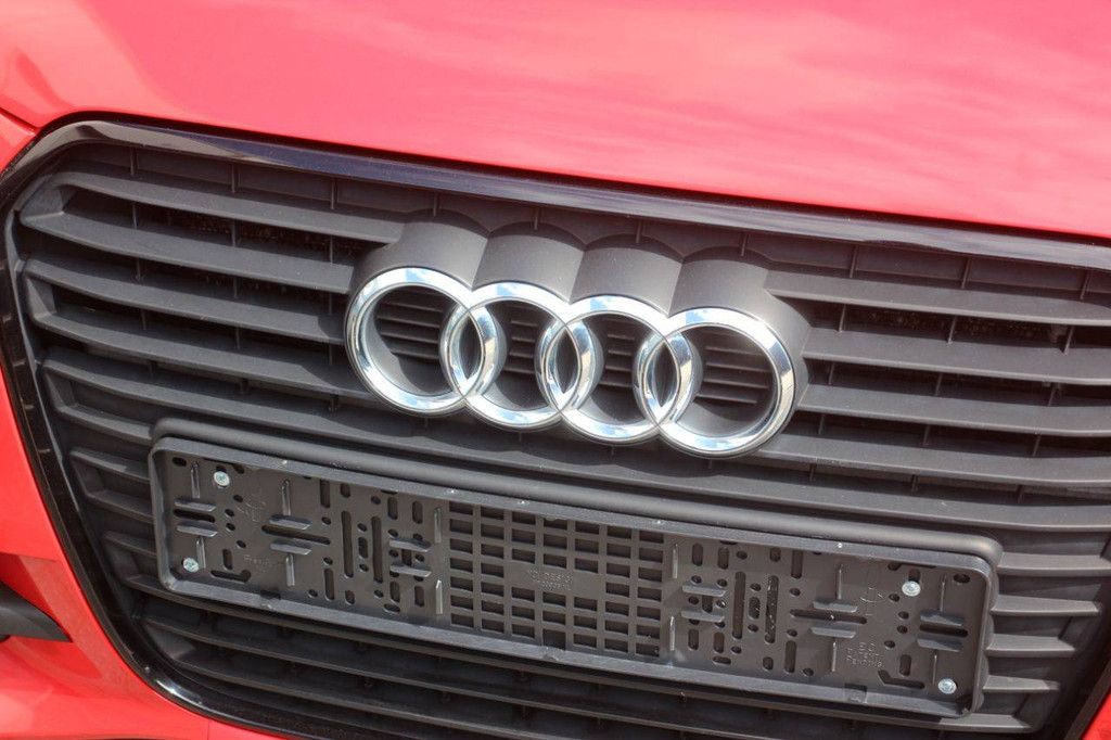 Personenauto Audi 8X Diesel 100pk 2014