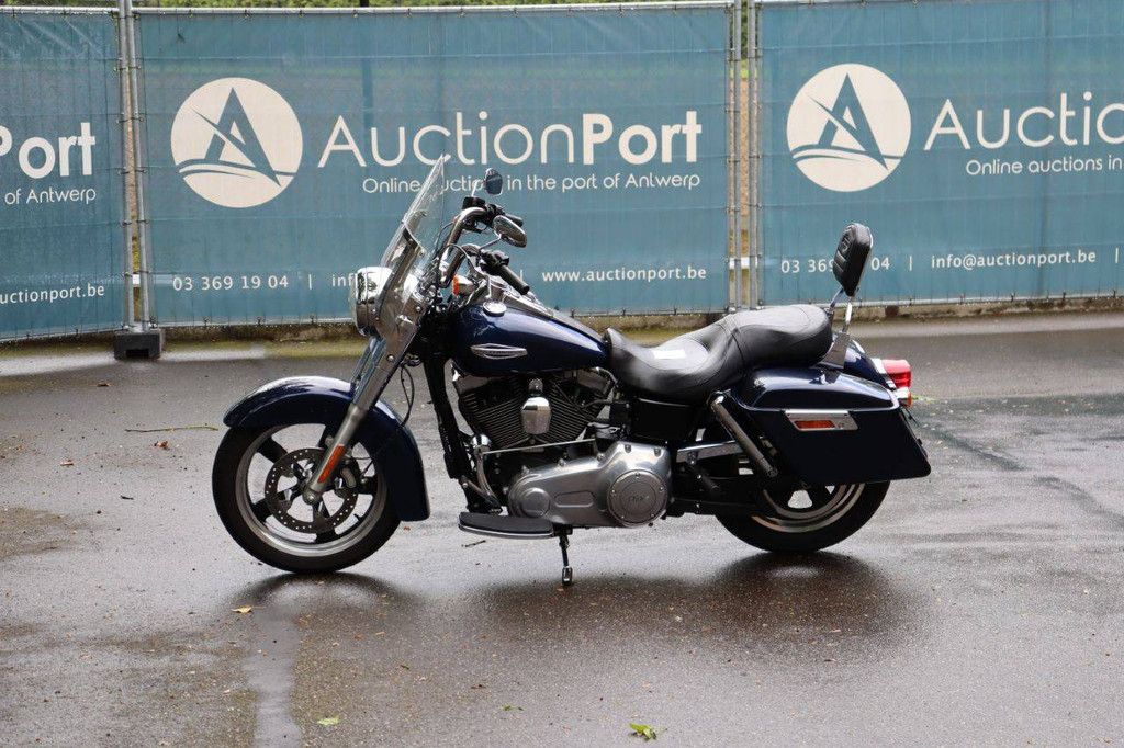 Motorrad Harley Davidson Dyna Switchback Benzin 2013