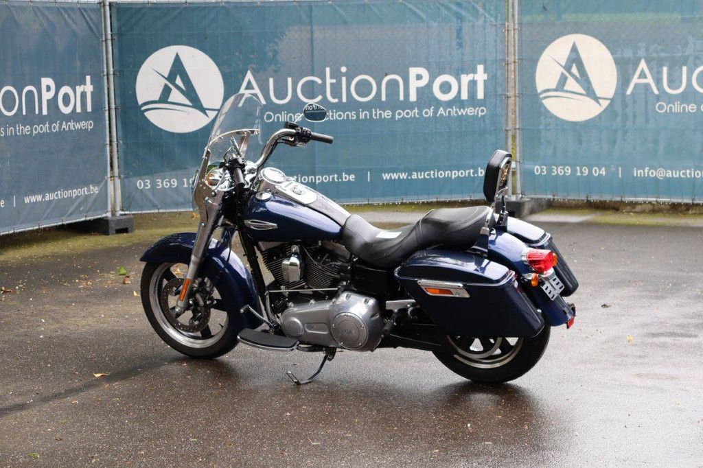 Motorrad Harley Davidson Dyna Switchback Benzin 2013