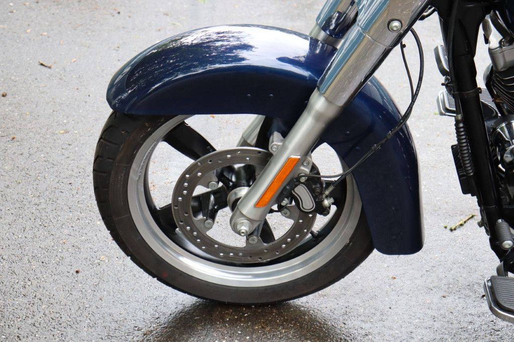 Motorrad Harley Davidson Dyna Switchback Benzin 2013