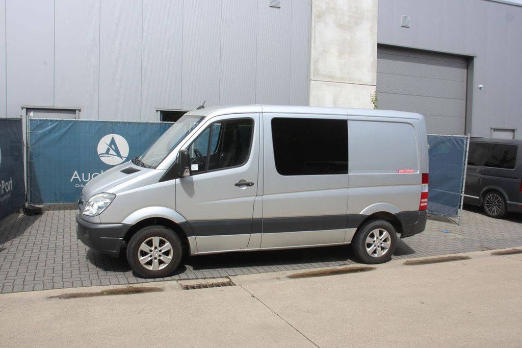 Van Mercedes-Benz Sprinter 210 CDI Diesel 95hp 2010