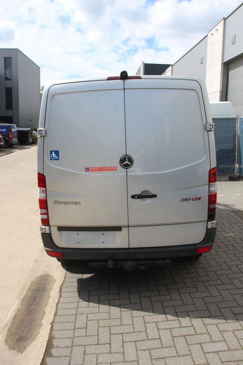 Van Mercedes-Benz Sprinter 210 CDI Diesel 95hp 2010