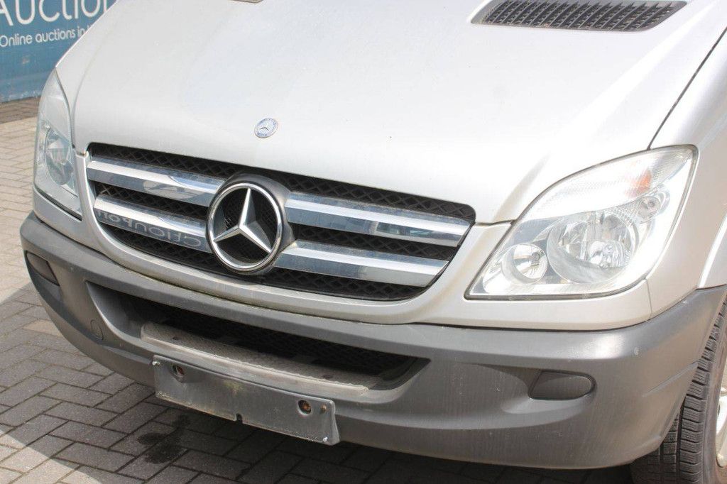 Van Mercedes-Benz Sprinter 210 CDI Diesel 95hp 2010