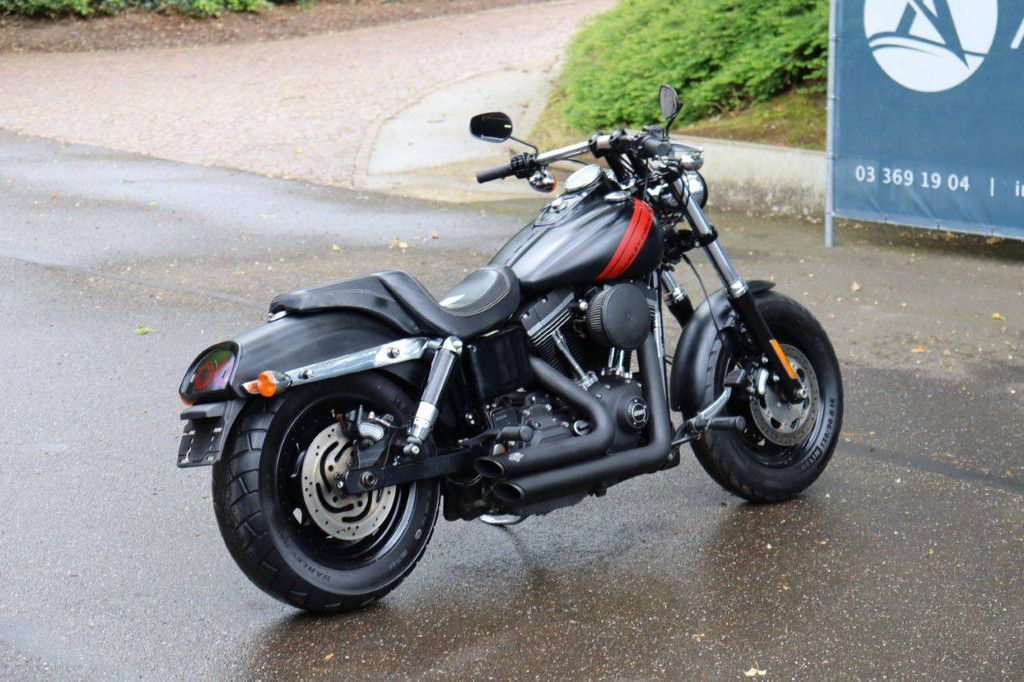Motorrad Harley Davidson Dyna Fat Bob Benzin 2015