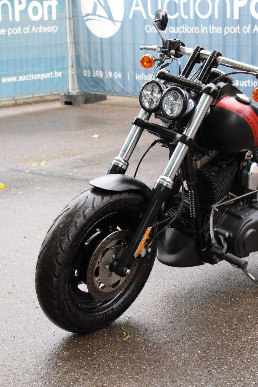 Motorrad Harley Davidson Dyna Fat Bob Benzin 2015