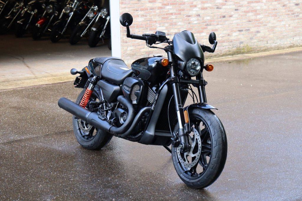 Harley Davidson 750 Straßenmotorrad Benzin 2020