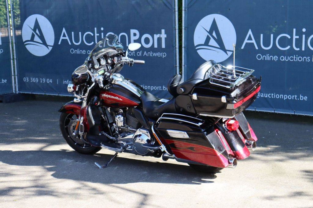 Motorcycle Harley-Davidson Ultra Classic CVO Petrol 2011