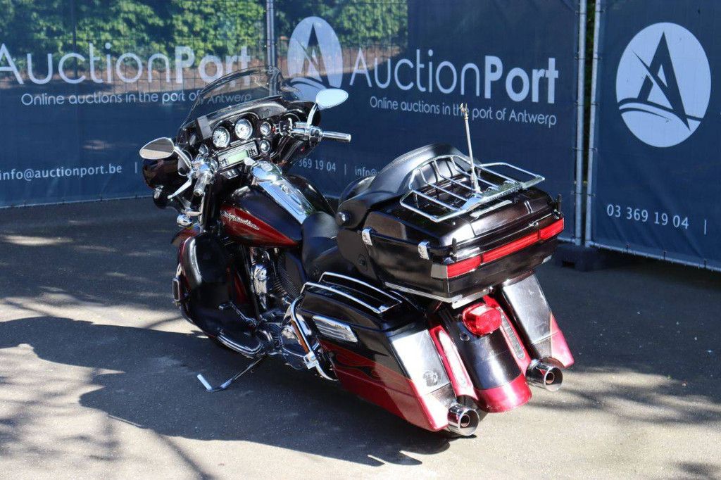 Motorcycle Harley-Davidson Ultra Classic CVO Petrol 2011