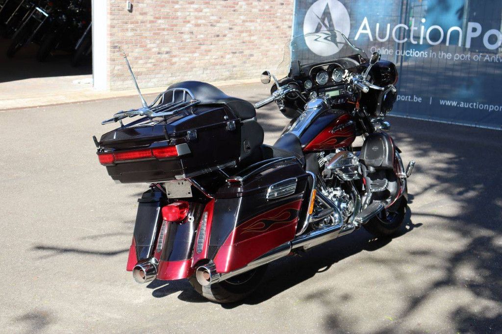 Motorcycle Harley-Davidson Ultra Classic CVO Petrol 2011