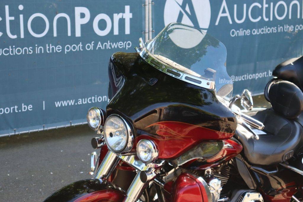 Motorcycle Harley-Davidson Ultra Classic CVO Petrol 2011