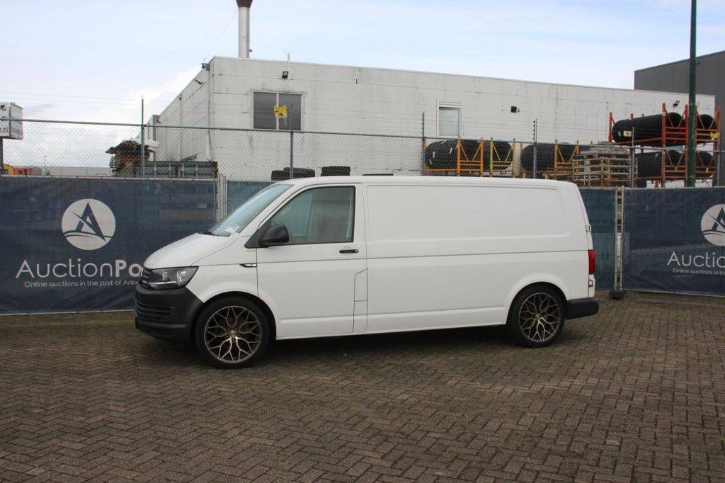 Volkswagen Transporter TDI Diesel 102hp Van 2017
