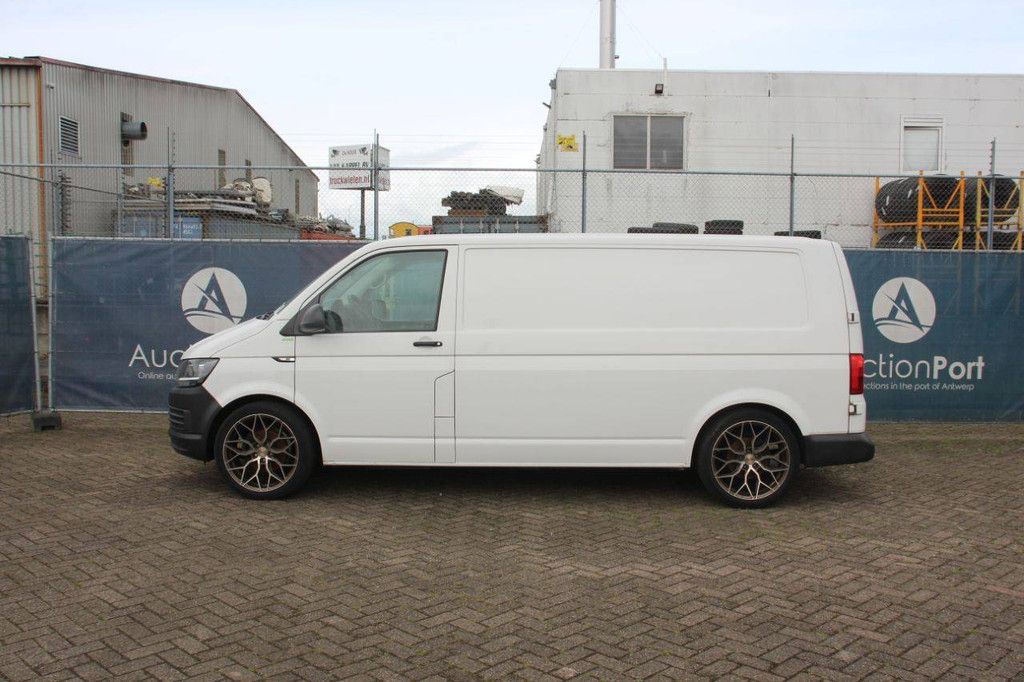 Volkswagen Transporter TDI Diesel 102hp Van 2017