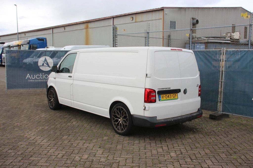 Volkswagen Transporter TDI Diesel 102hp Van 2017