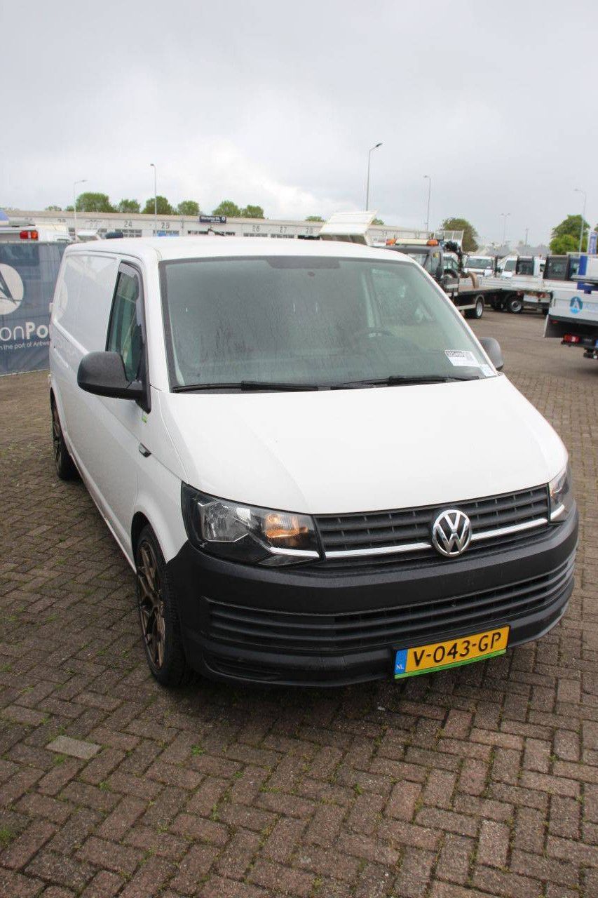 Volkswagen Transporter TDI Diesel 102hp Van 2017