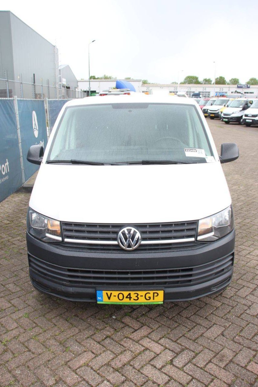 Volkswagen Transporter TDI Diesel 102hp Van 2017