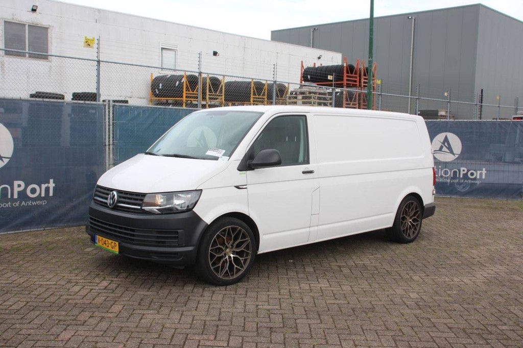 Volkswagen Transporter TDI Diesel 102hp Van 2017