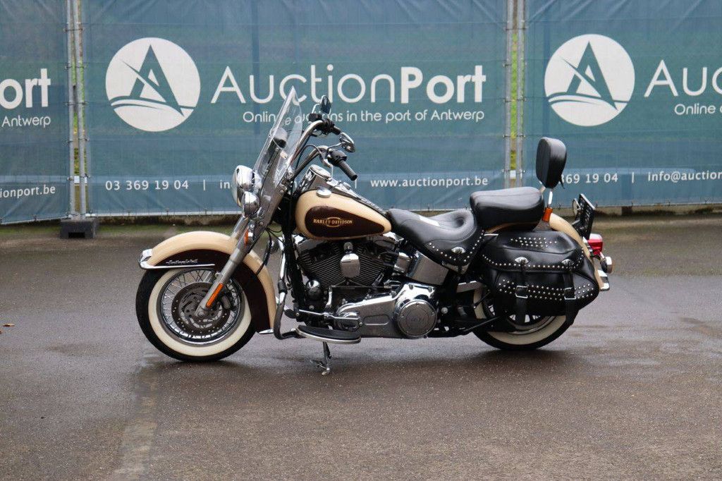 Motorcycle Harley Davidson Heritage Softail Classic Petrol 2014