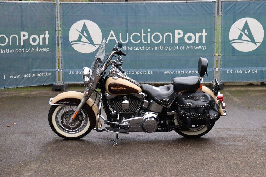 Motorcycle Harley Davidson Heritage Softail Classic Petrol 2014
