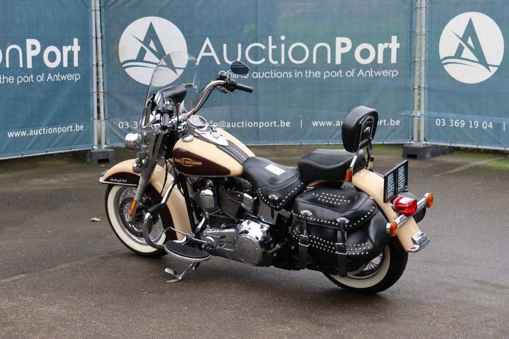 Motorcycle Harley Davidson Heritage Softail Classic Petrol 2014