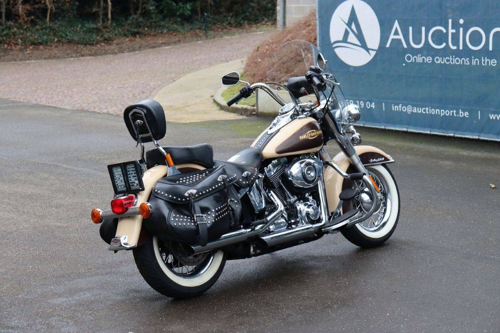 Motorcycle Harley Davidson Heritage Softail Classic Petrol 2014