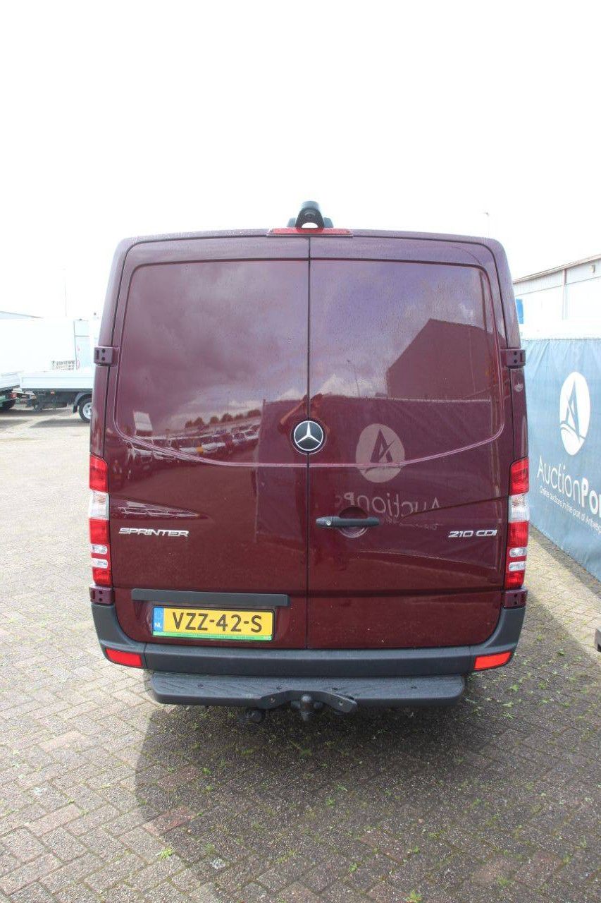 Mercedes-Benz Sprinter 210 CDI Diesel 95hp Van 2016