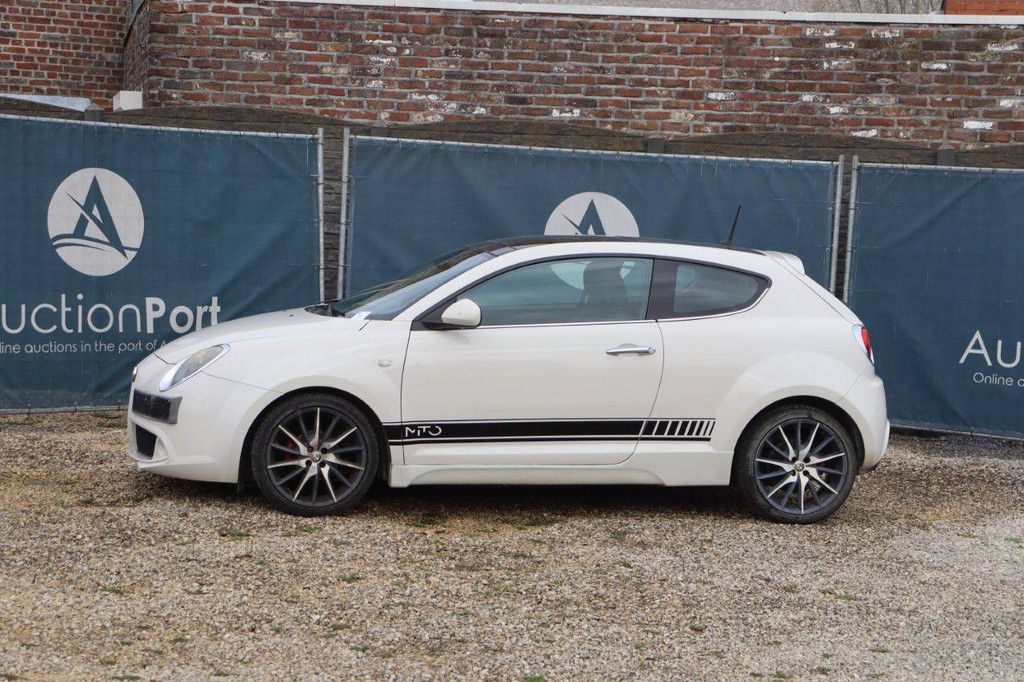 Passenger car Alfa Romeo Mito Petrol 2013 (Margin)