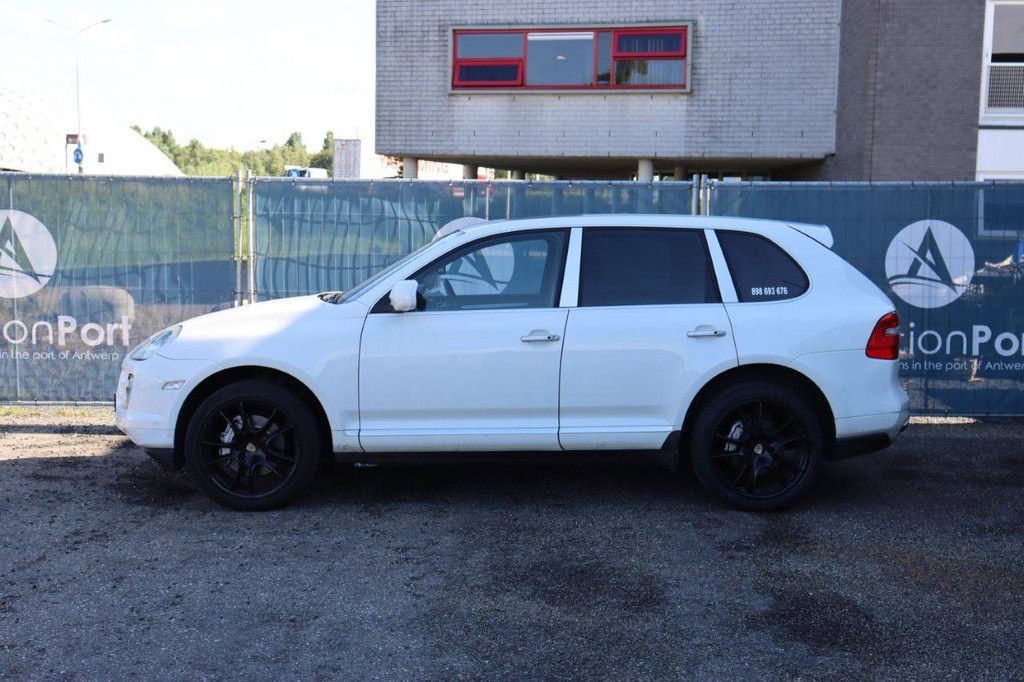 SUV Porsche CAYENNE S Petrol 385 hp 2008