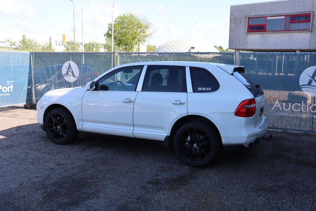 SUV Porsche CAYENNE S Petrol 385 hp 2008