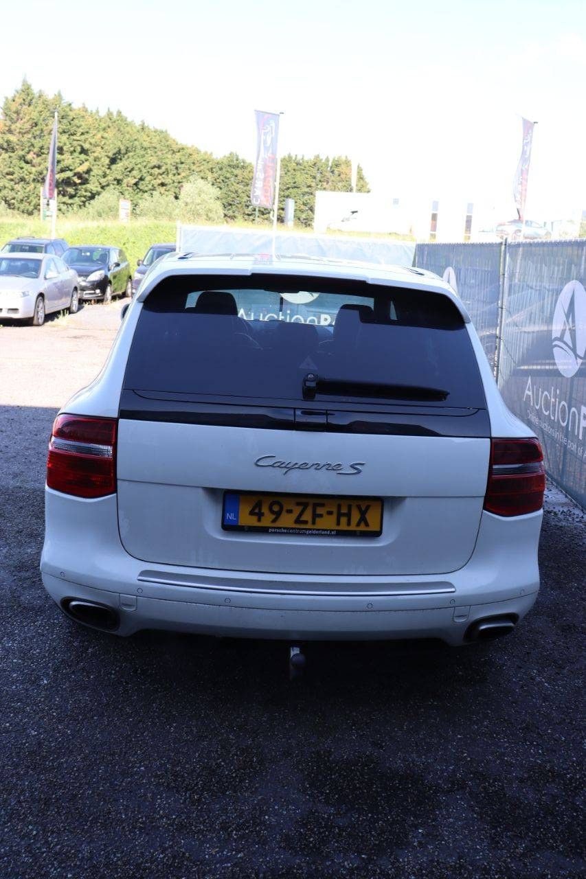 SUV Porsche CAYENNE S Petrol 385 hp 2008