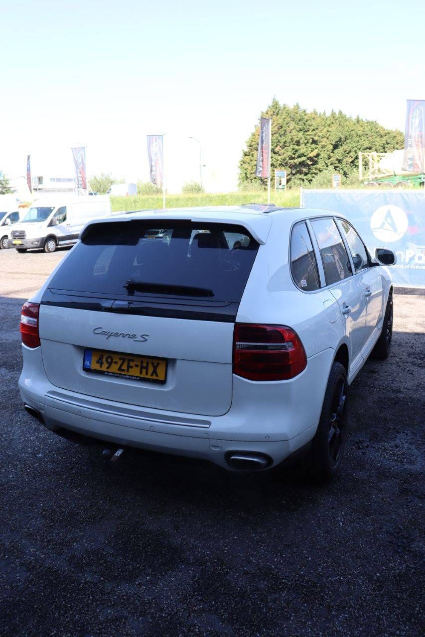SUV Porsche CAYENNE S Petrol 385 hp 2008