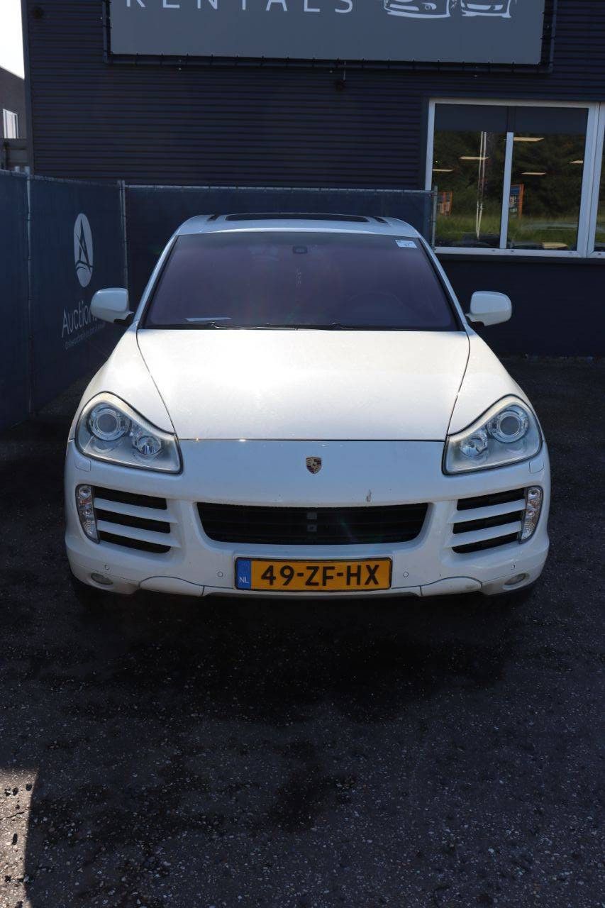 SUV Porsche CAYENNE S Petrol 385 hp 2008