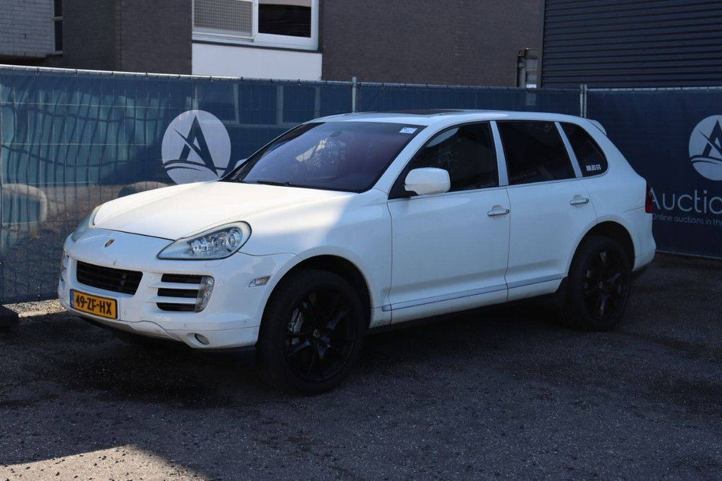 SUV Porsche CAYENNE S Petrol 385 hp 2008