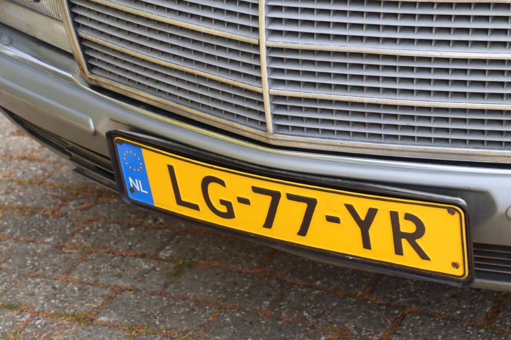 Classic Mercedes-Benz 280 SE Petrol 185hp 1981 (Margin)