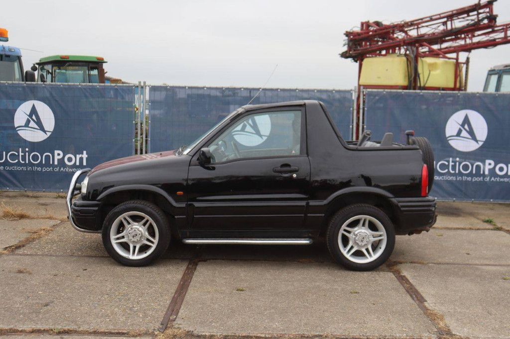 SUV Suzuki Grand Vitara Petrol 128hp 2000