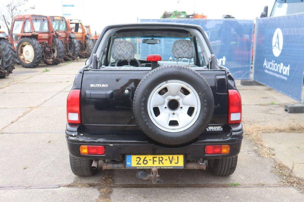 SUV Suzuki Grand Vitara Petrol 128hp 2000