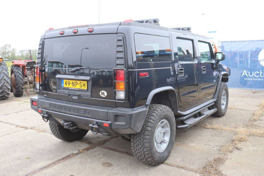 SUV Hummer H2 Gasoline 316hp 2003