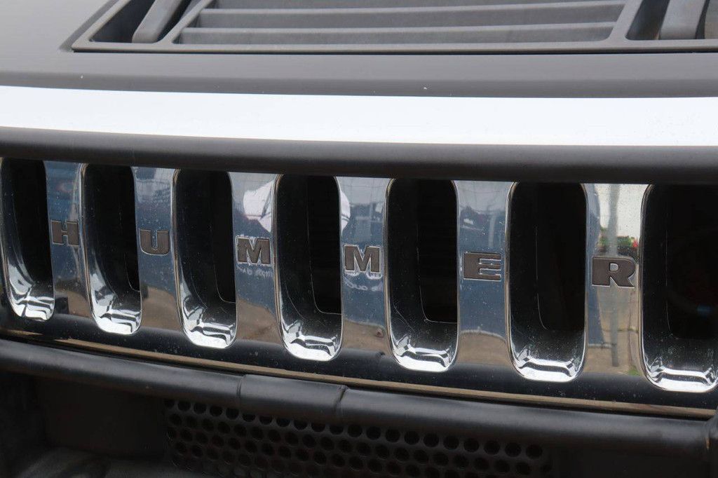 SUV Hummer H2 Gasoline 316hp 2003