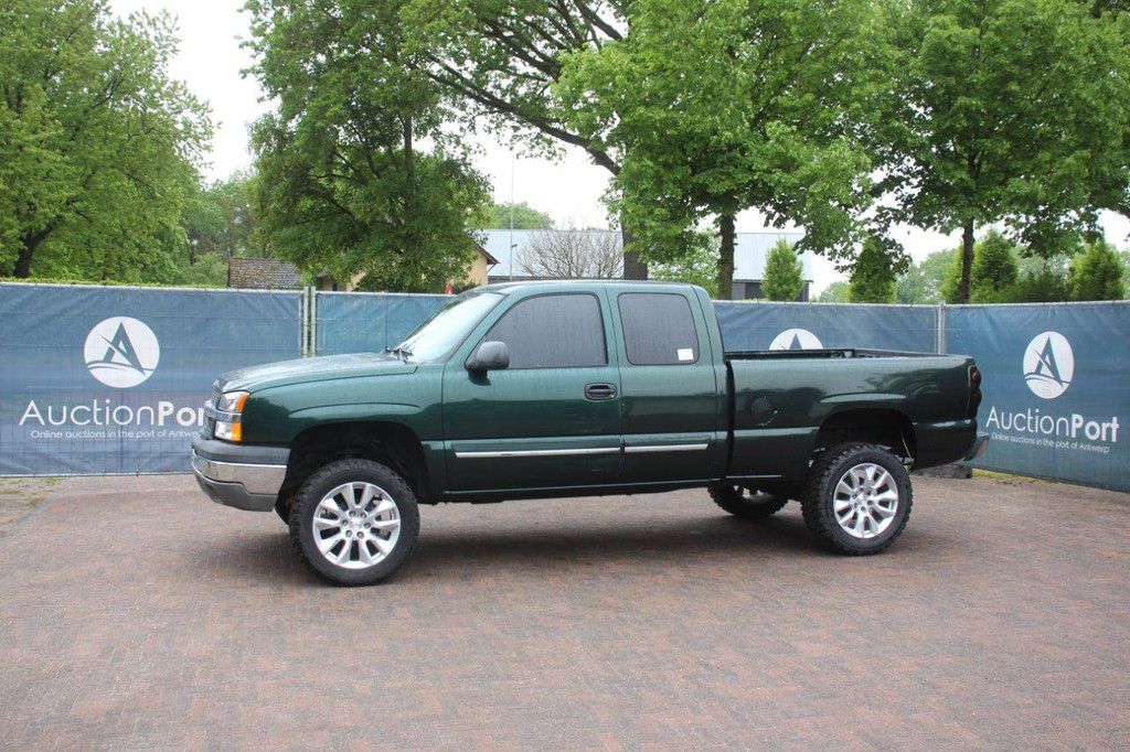 Pick Up Chevrolet Silverado Gasoline 256hp 2003