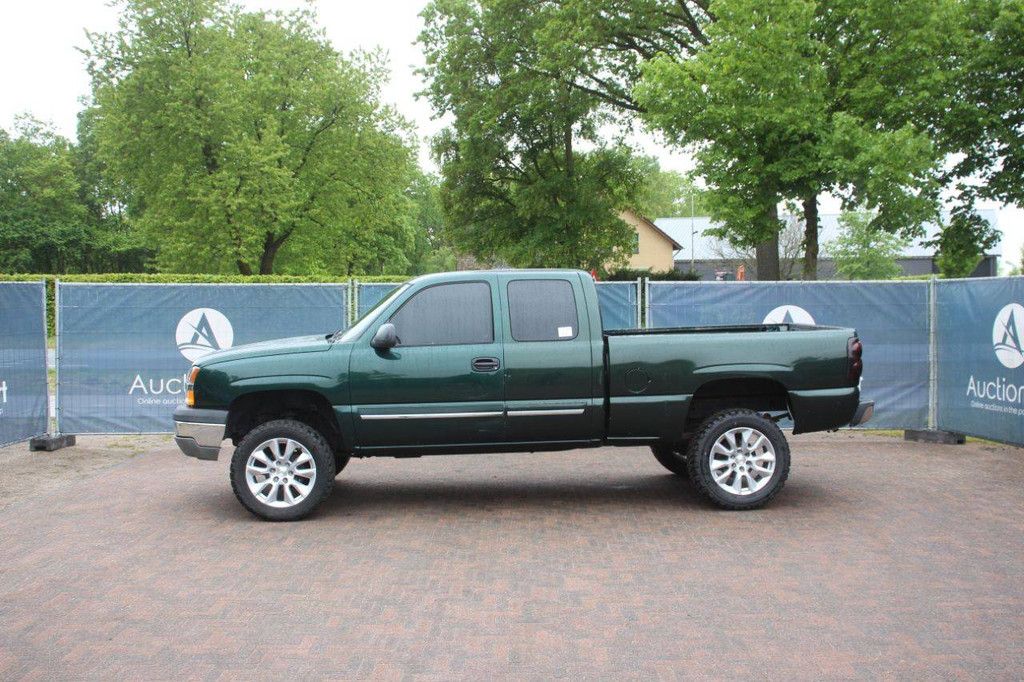 Pick Up Chevrolet Silverado Gasoline 256hp 2003